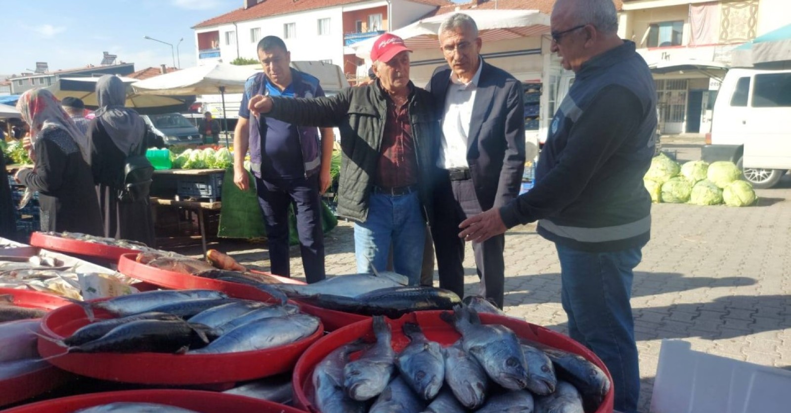 BAŞKAN ÇELİKTEN’DEN PAZAR DENETİMİ..